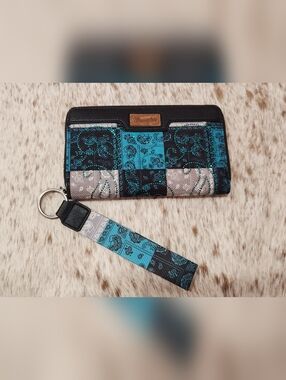 Wrangler Patchwork Paisley Zip Wallet in Turquoise & Black